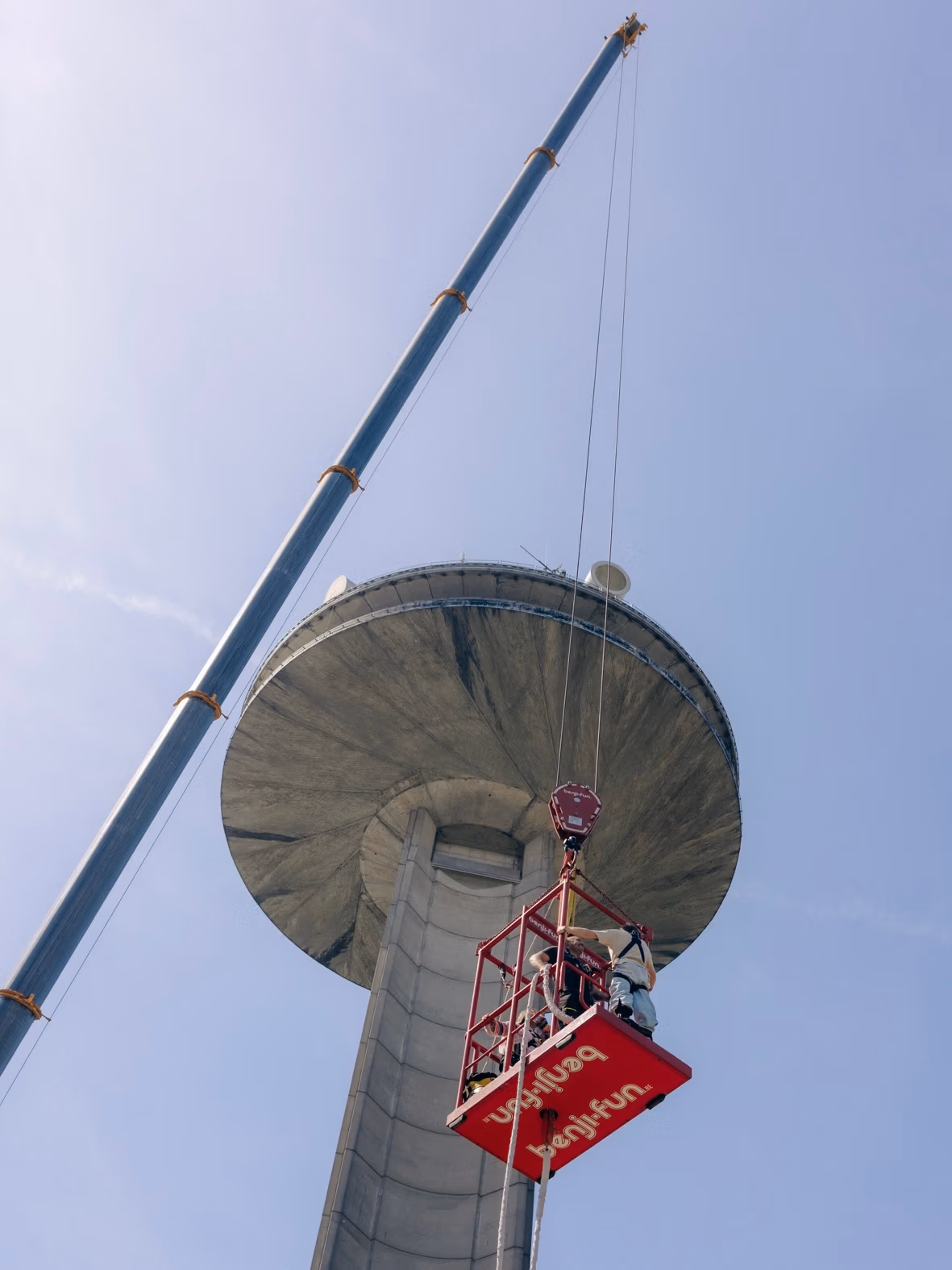Project: The Fungroup - VRT - Het Gouden Festivalbandje - Benji-Jump
