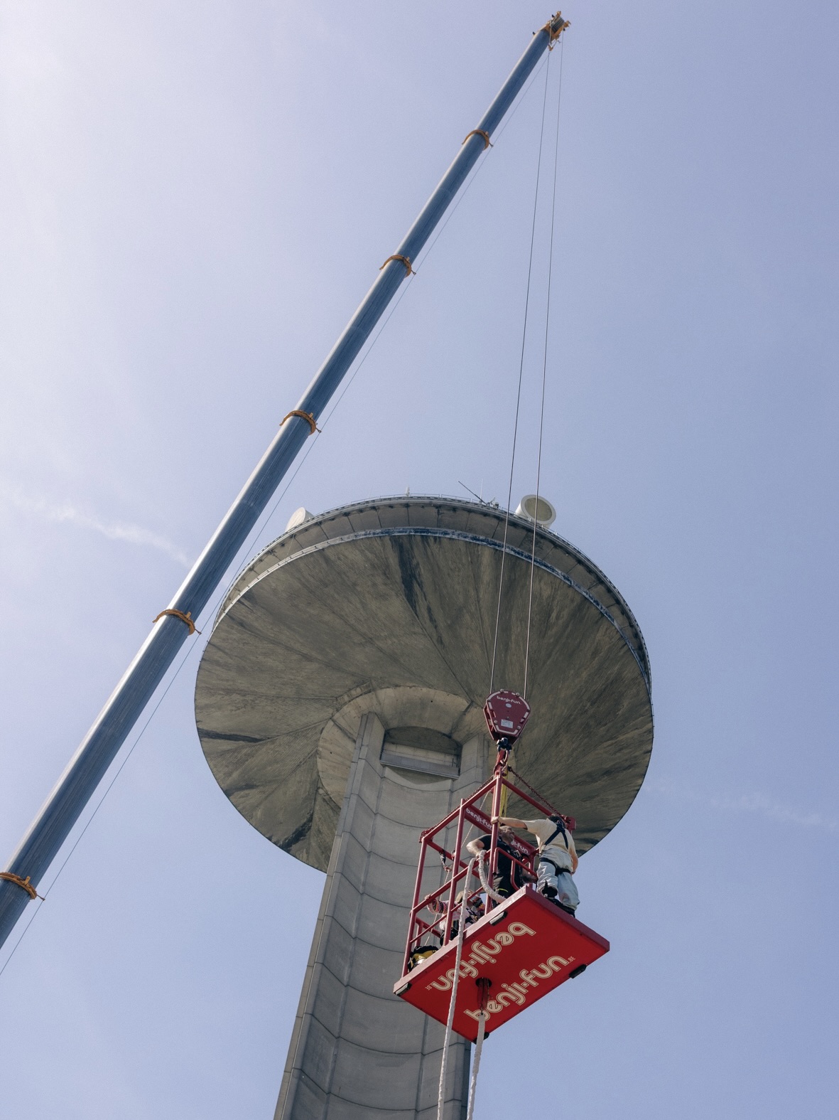 Project: The Fungroup - VRT - Het Gouden Festivalbandje - Benji-Jump